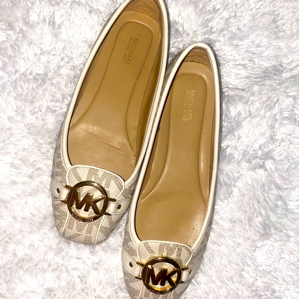 Michael Kors Flat - image 2